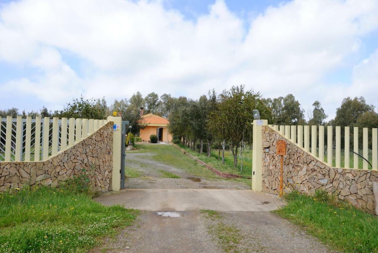 Apartamento Tra Mare E Monti Santa Giusta Exterior foto